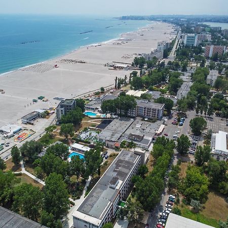 Complex Modern All Inclusive Mamaia Exterior photo