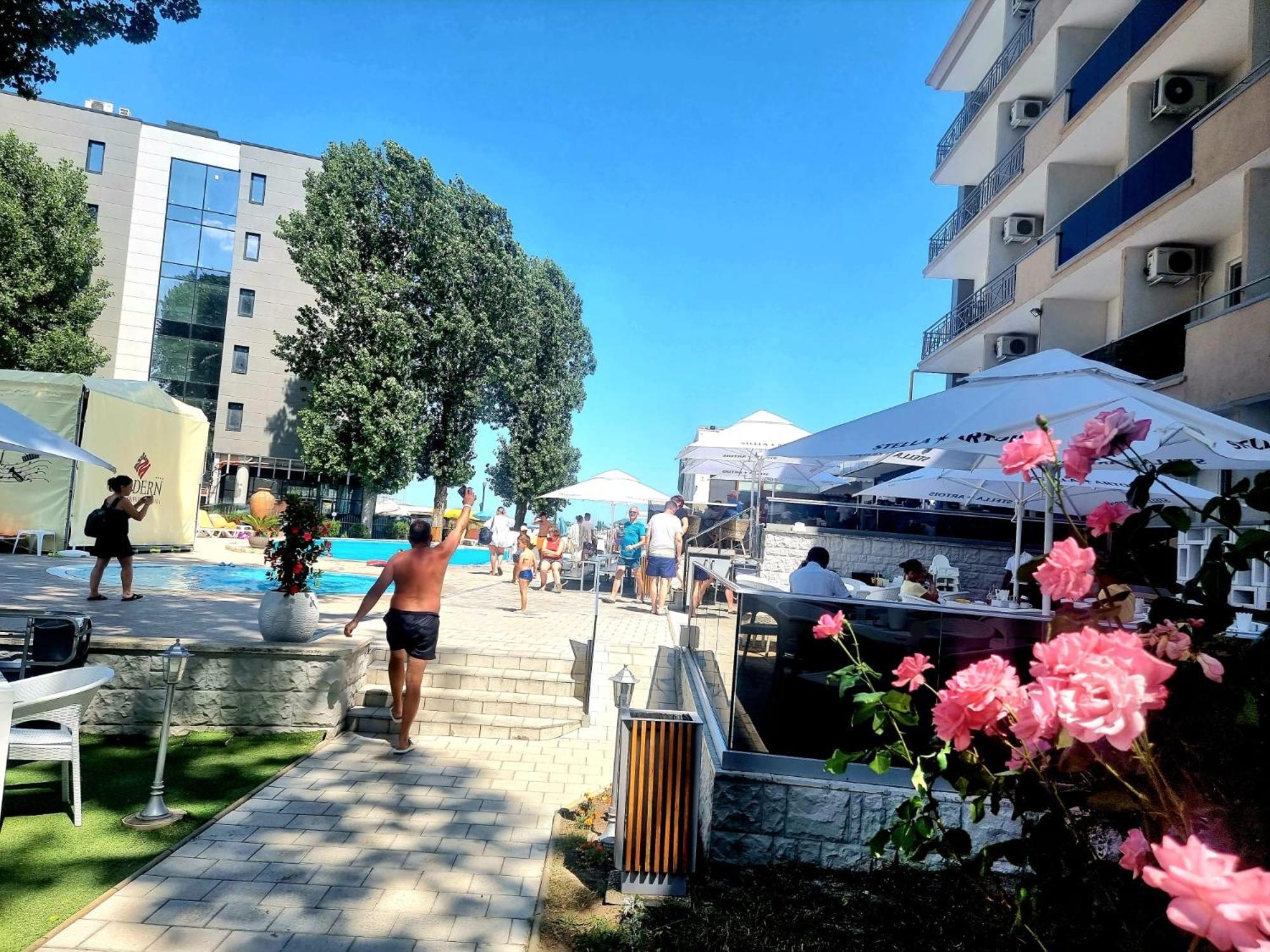 Complex Modern All Inclusive Mamaia Exterior photo