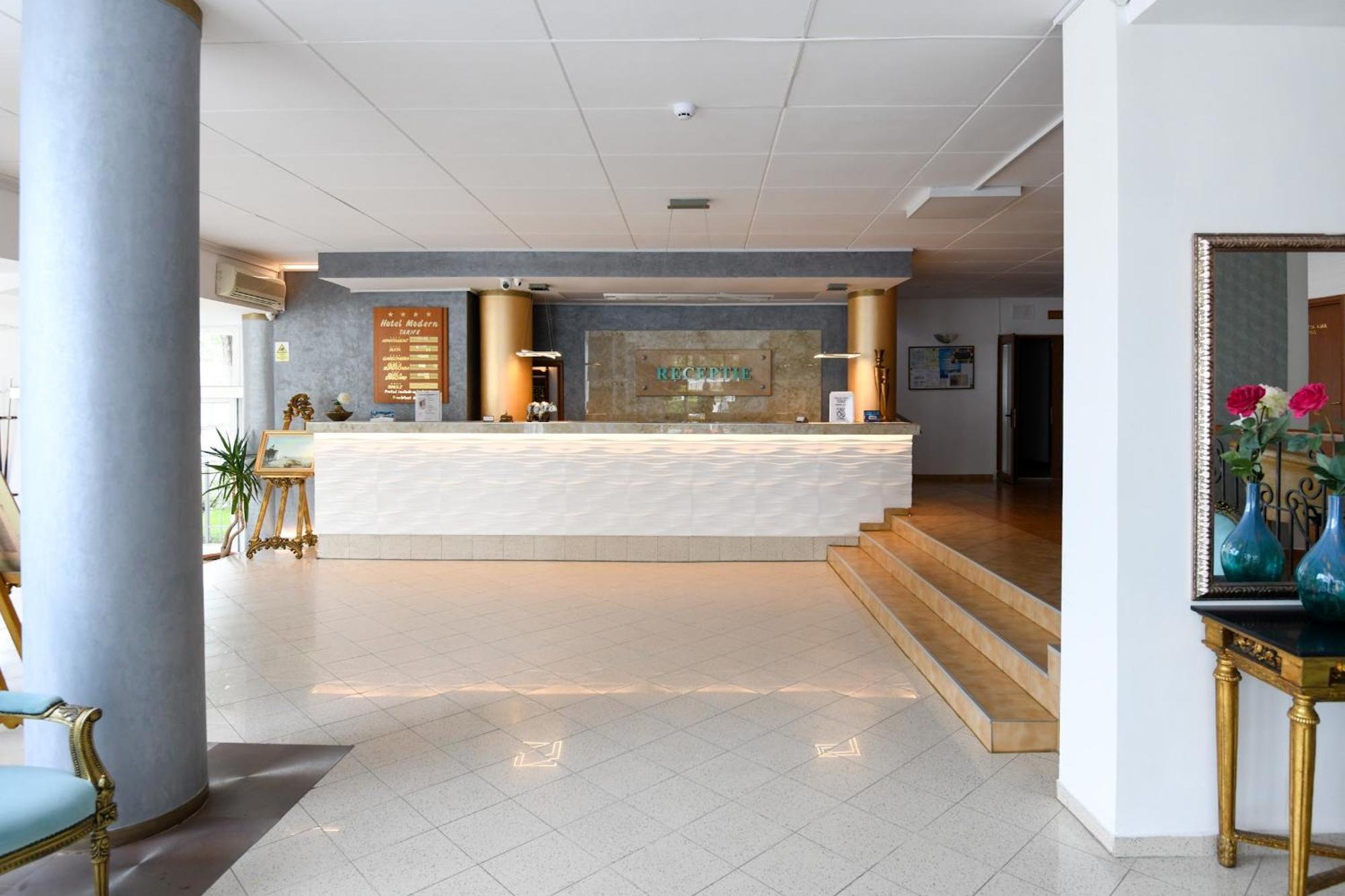 Complex Modern All Inclusive Mamaia Exterior photo