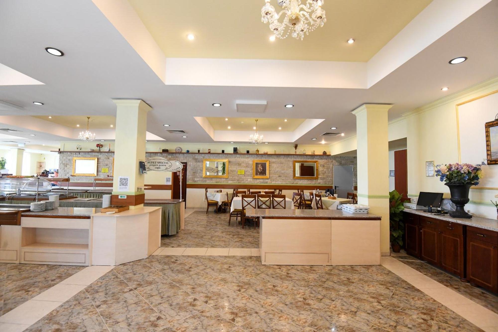 Complex Modern All Inclusive Mamaia Exterior photo