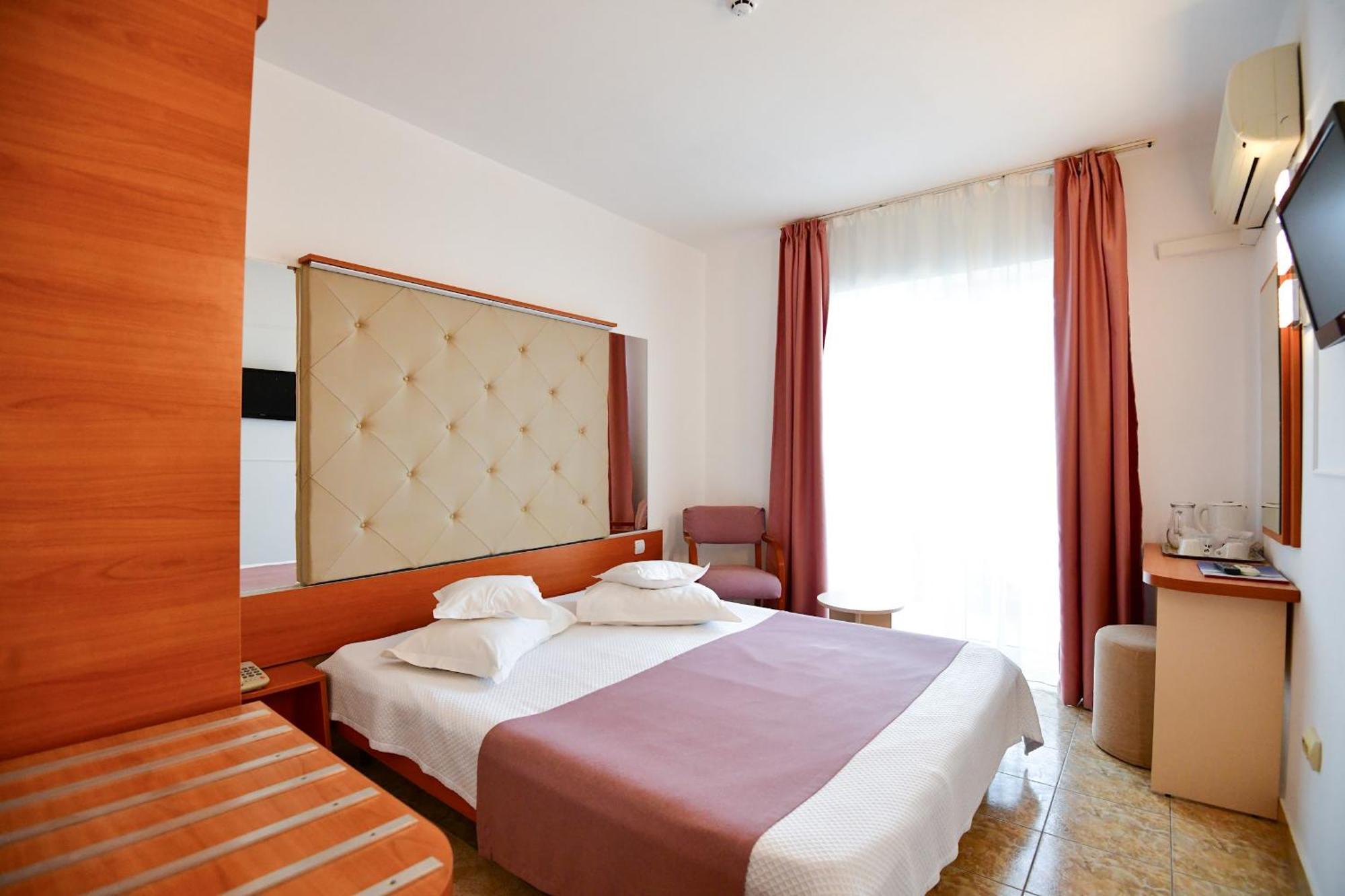 Complex Modern All Inclusive Mamaia Exterior photo