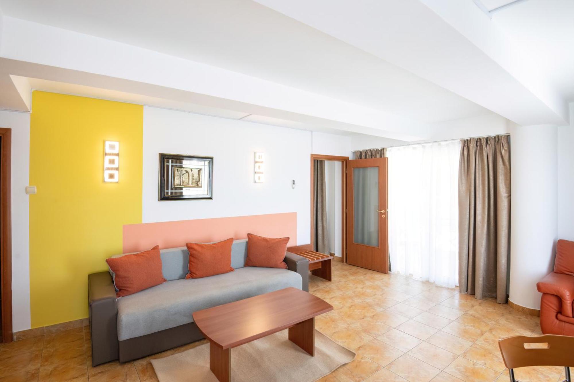 Complex Modern All Inclusive Mamaia Exterior photo