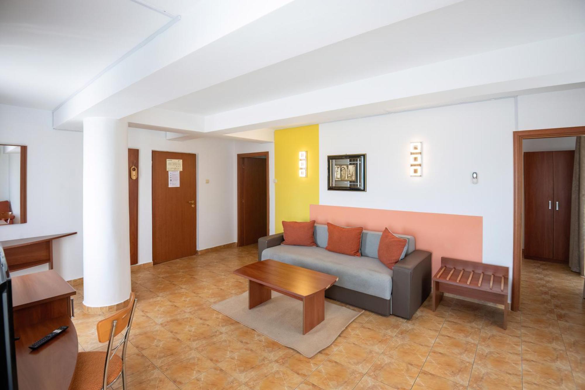 Complex Modern All Inclusive Mamaia Exterior photo