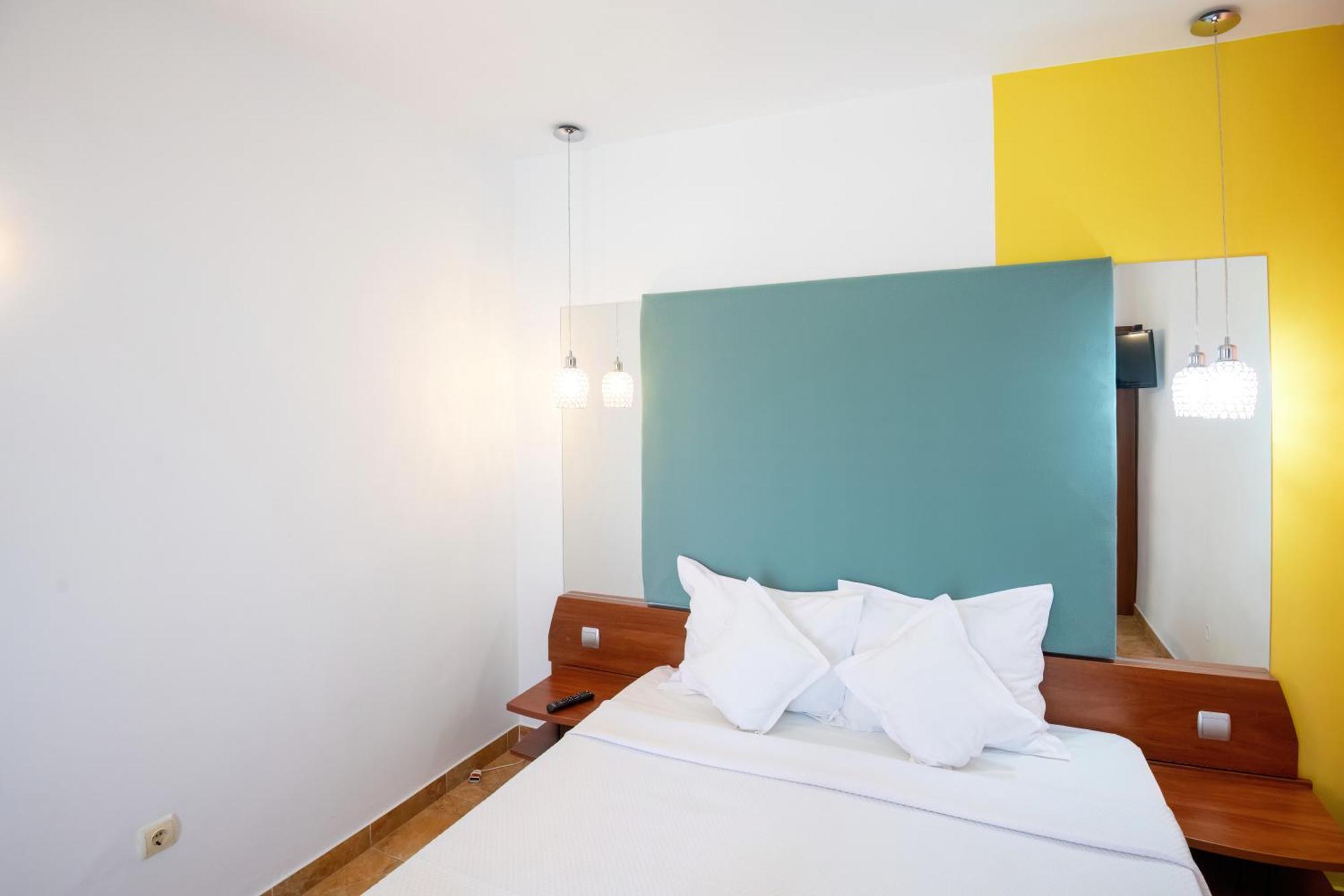 Complex Modern All Inclusive Mamaia Exterior photo