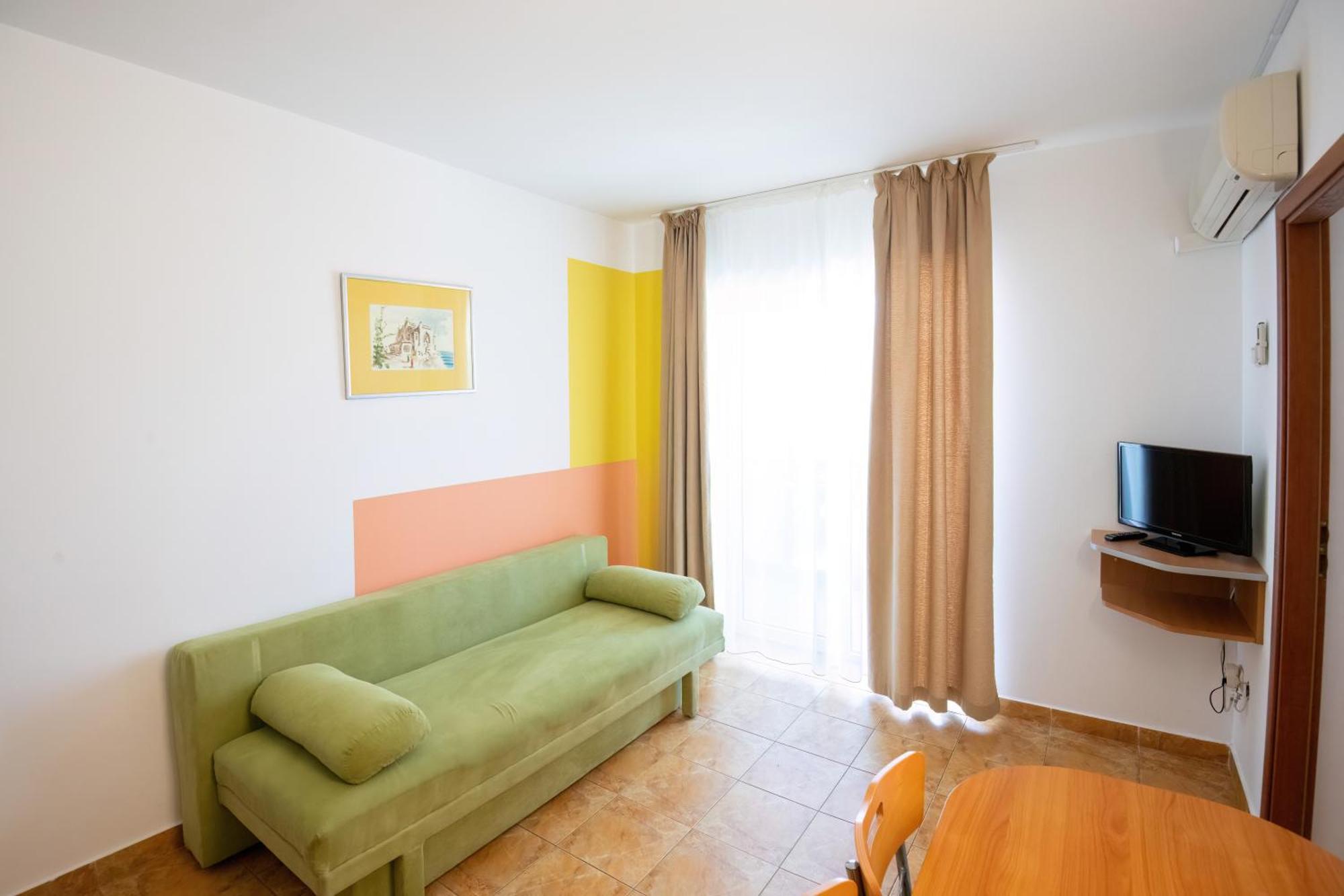 Complex Modern All Inclusive Mamaia Exterior photo
