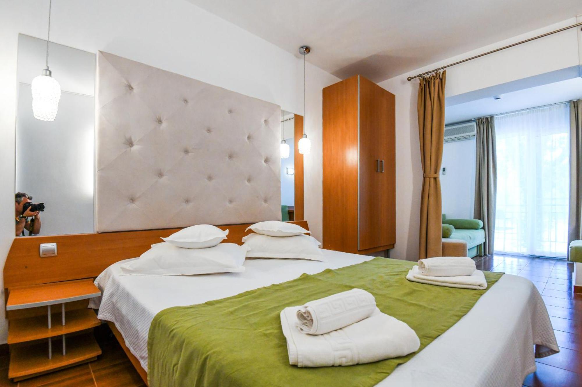 Complex Modern All Inclusive Mamaia Exterior photo