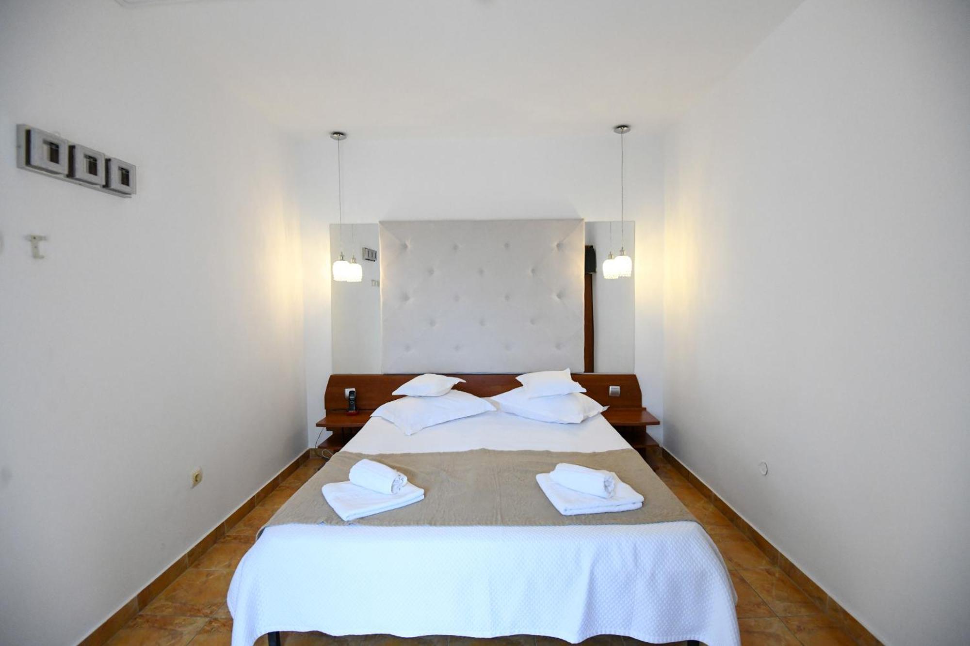 Complex Modern All Inclusive Mamaia Exterior photo