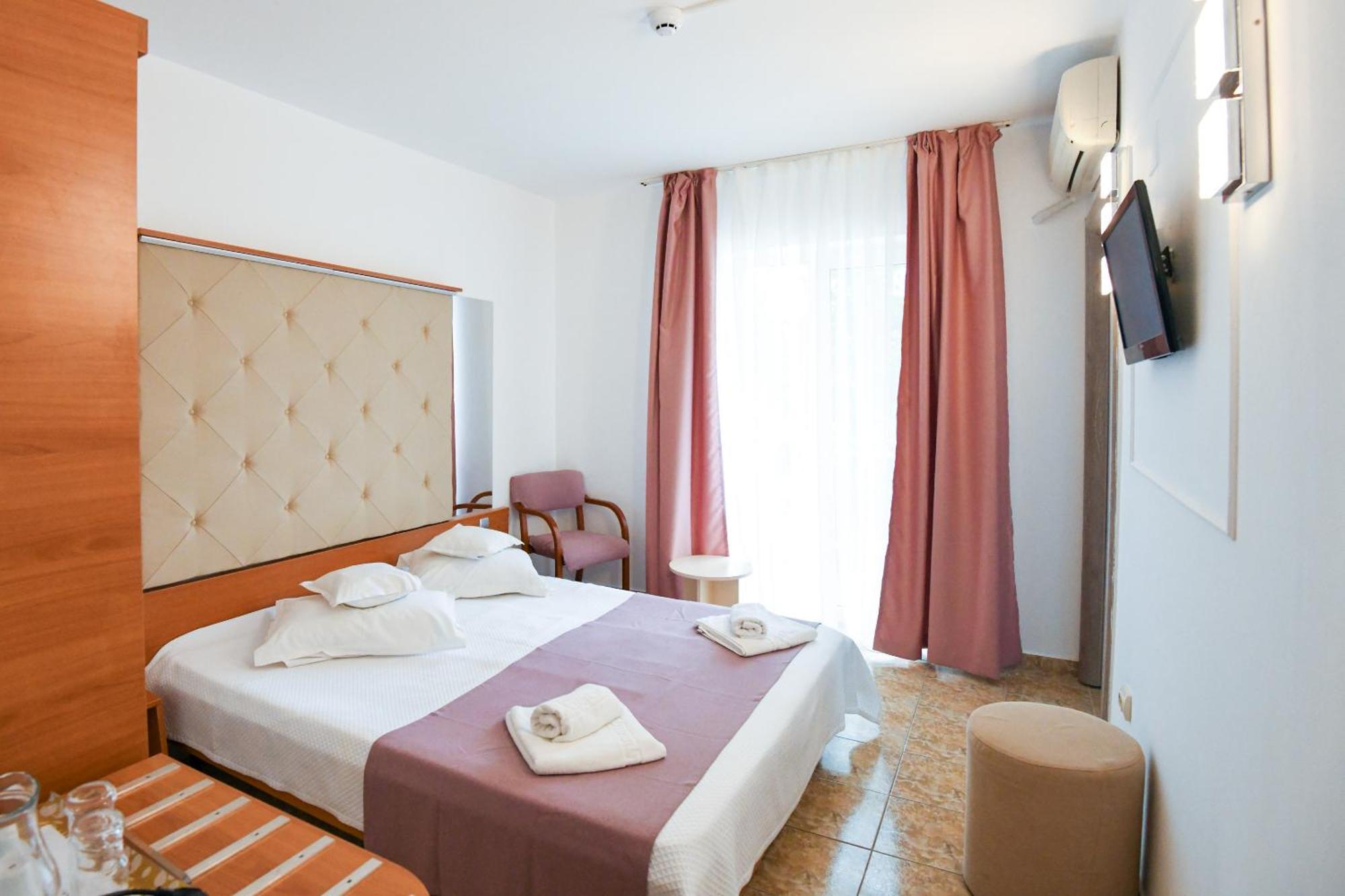 Complex Modern All Inclusive Mamaia Exterior photo