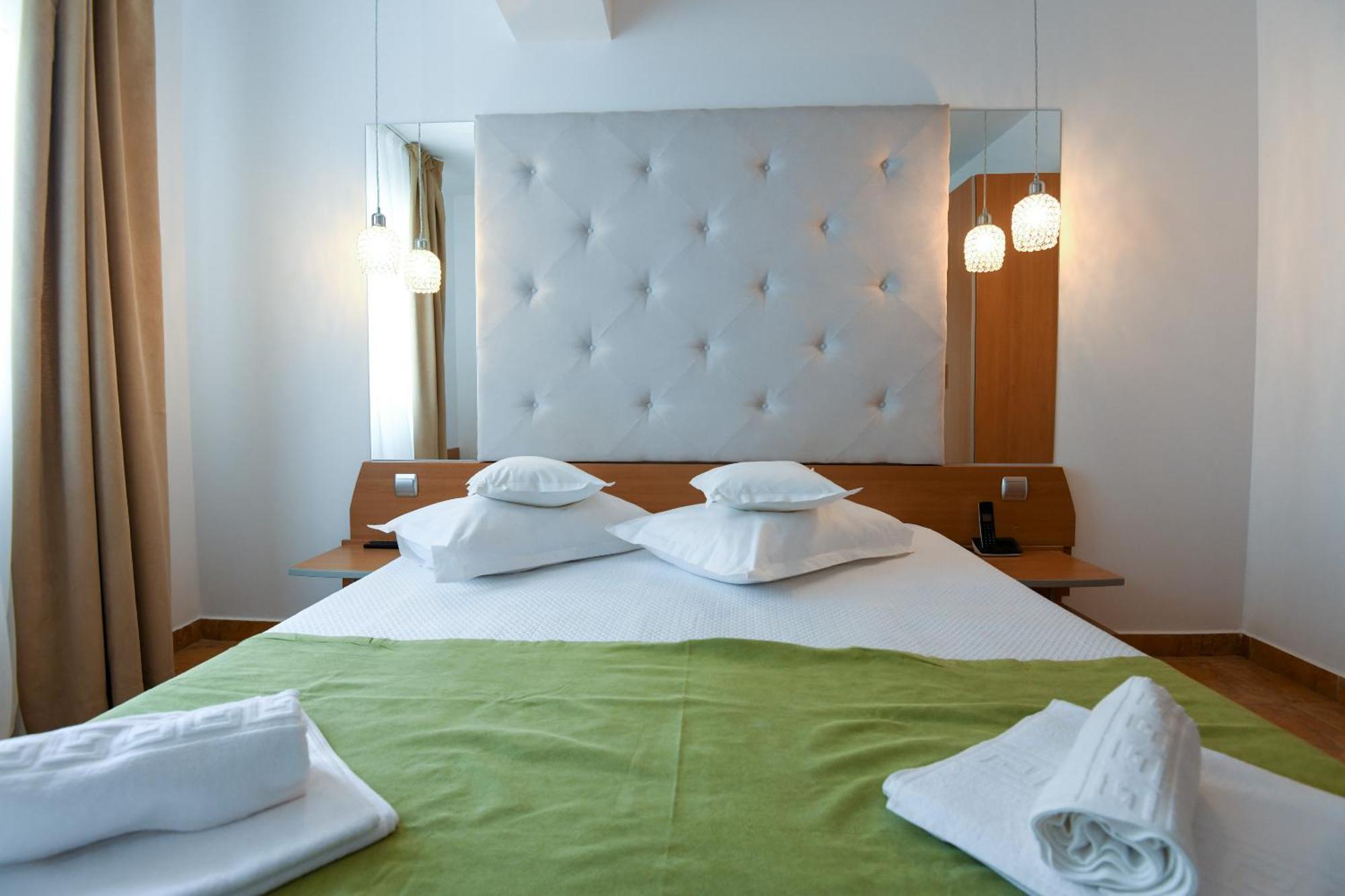 Complex Modern All Inclusive Mamaia Exterior photo