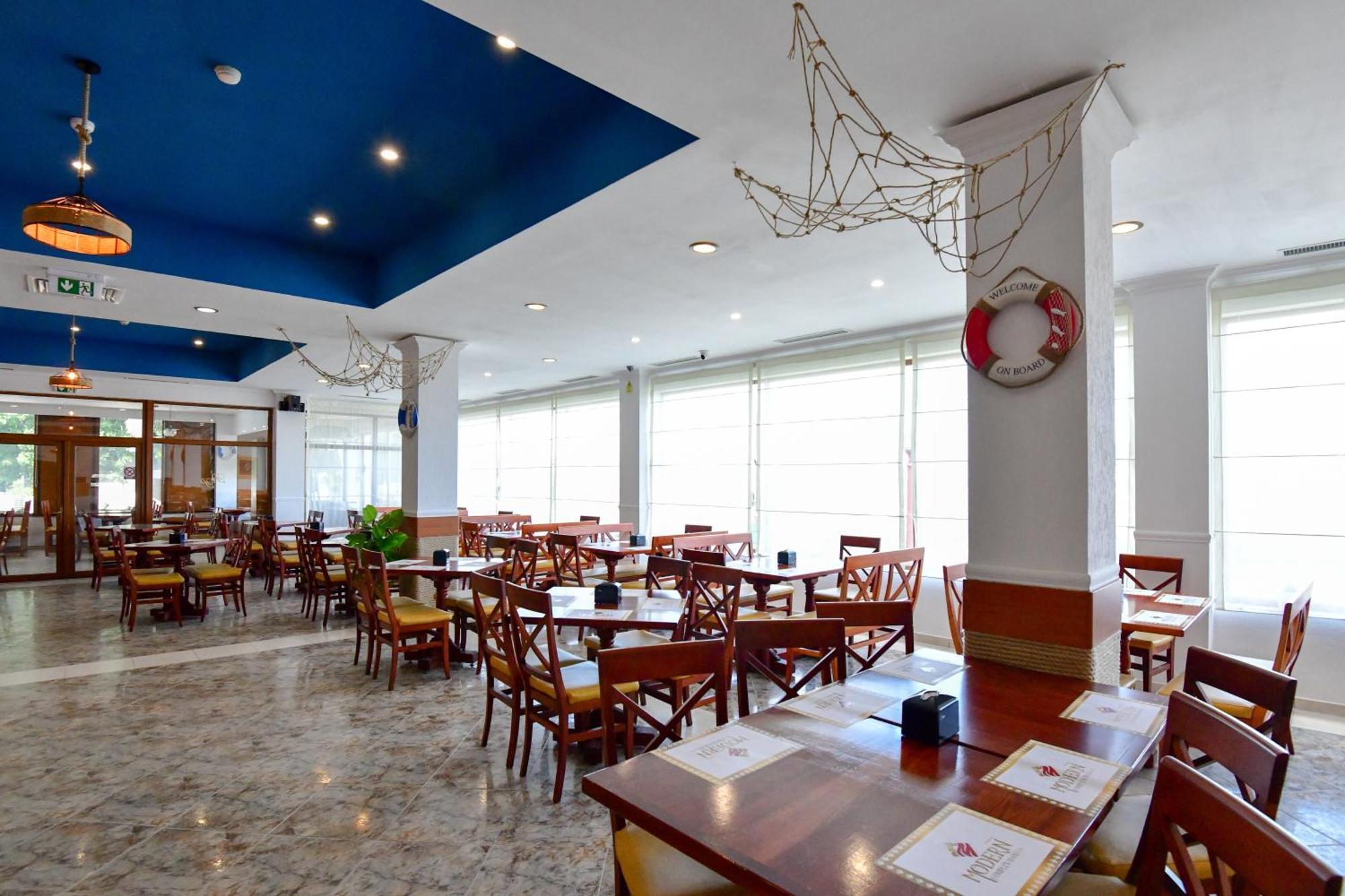 Complex Modern All Inclusive Mamaia Exterior photo